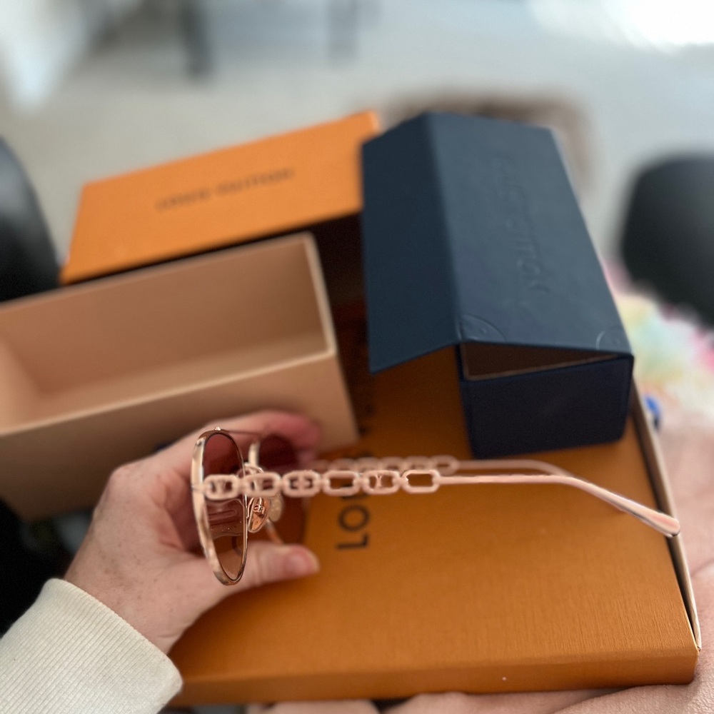 Louis Vuitton My LV Chain Pilot Sunglasses rose gold